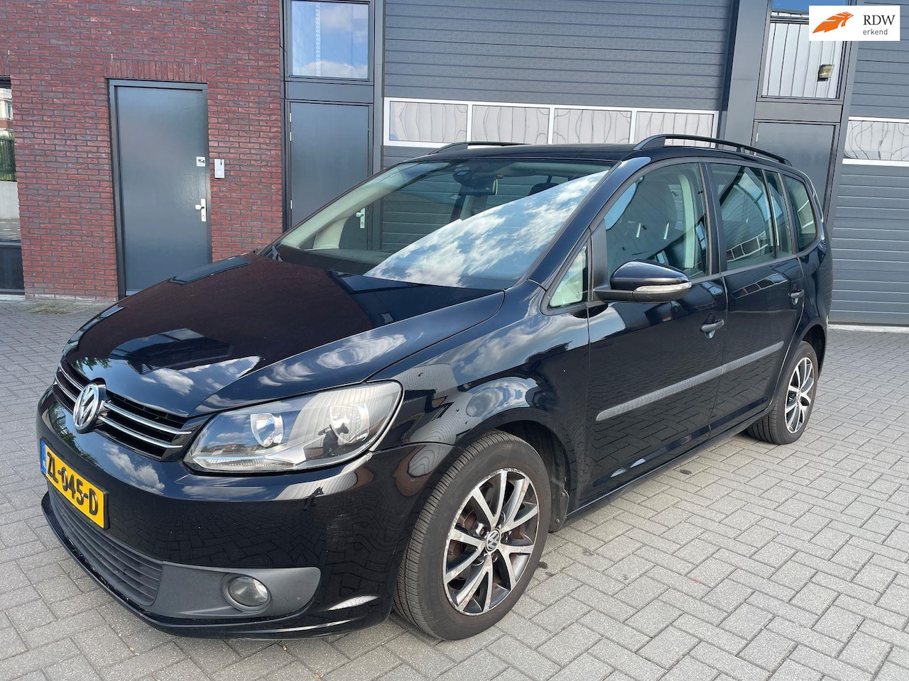 Volkswagen Touran - 1.6 TDI Comfortline BlueMotion 7p. 1.6 TDI Comfortline BlueMotion 7p. PANO - AutoWereld.nl