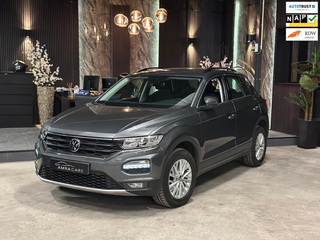 Volkswagen T-Roc - 1.5 TSI Sport|DSG|KEYLESS|CAMERA - AutoWereld.nl