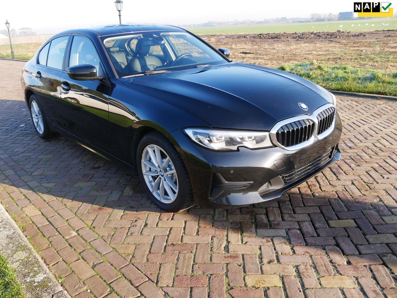 BMW 3-serie - 330e eDrive Edition LEATHER CLIMA NAVI ** 17999 NETTO ** - AutoWereld.nl