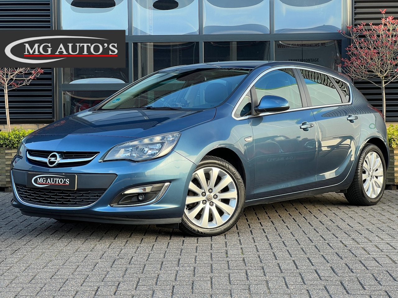 Opel Astra - 1.4 Turbo Cosmo | Navigatie | Trekhaak | Cruise Control | Climate Control | Parkeersensore - AutoWereld.nl
