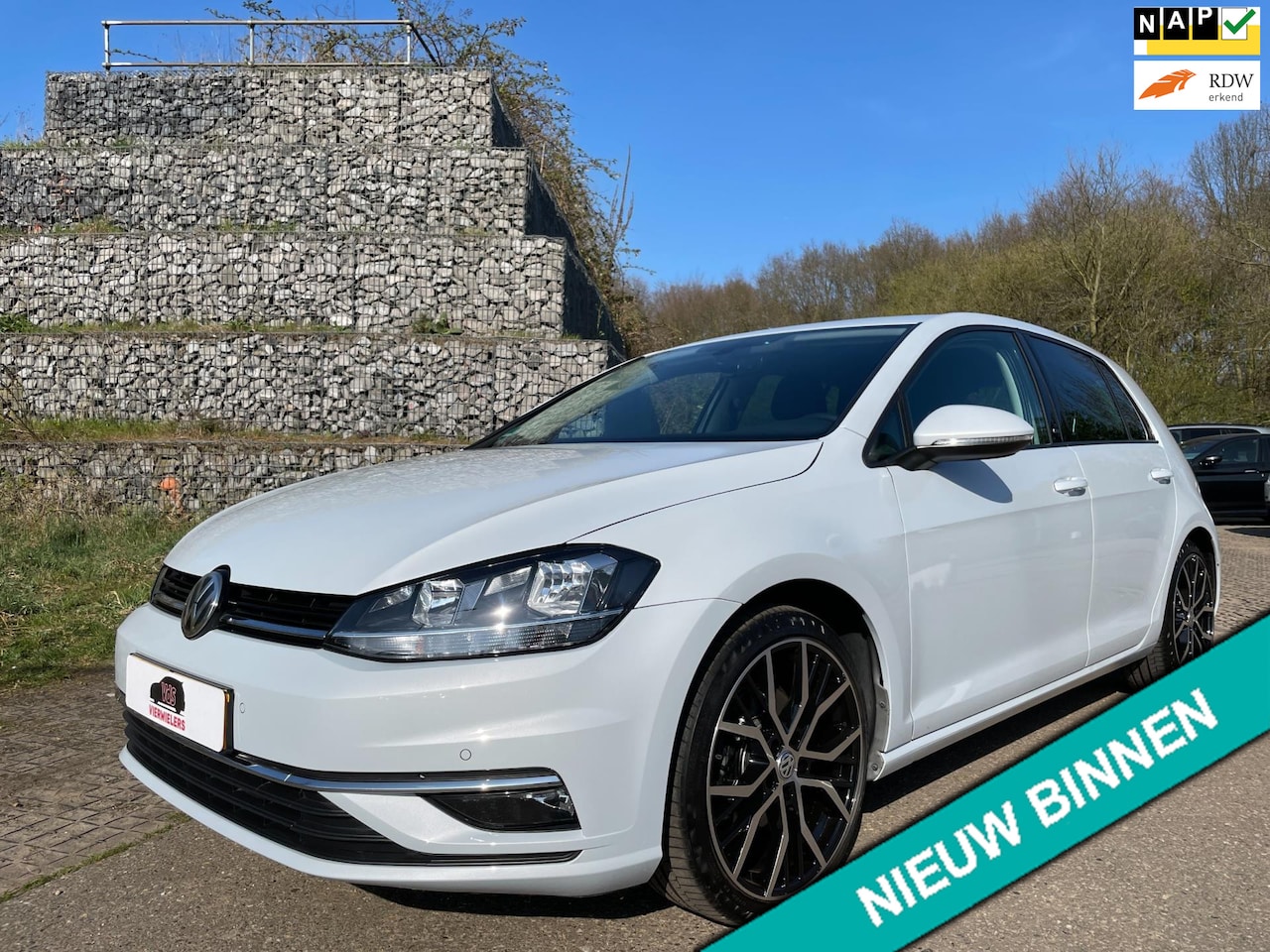 Volkswagen Golf - 1.4 TSI Highline Sound White Zilver Metallic - AutoWereld.nl