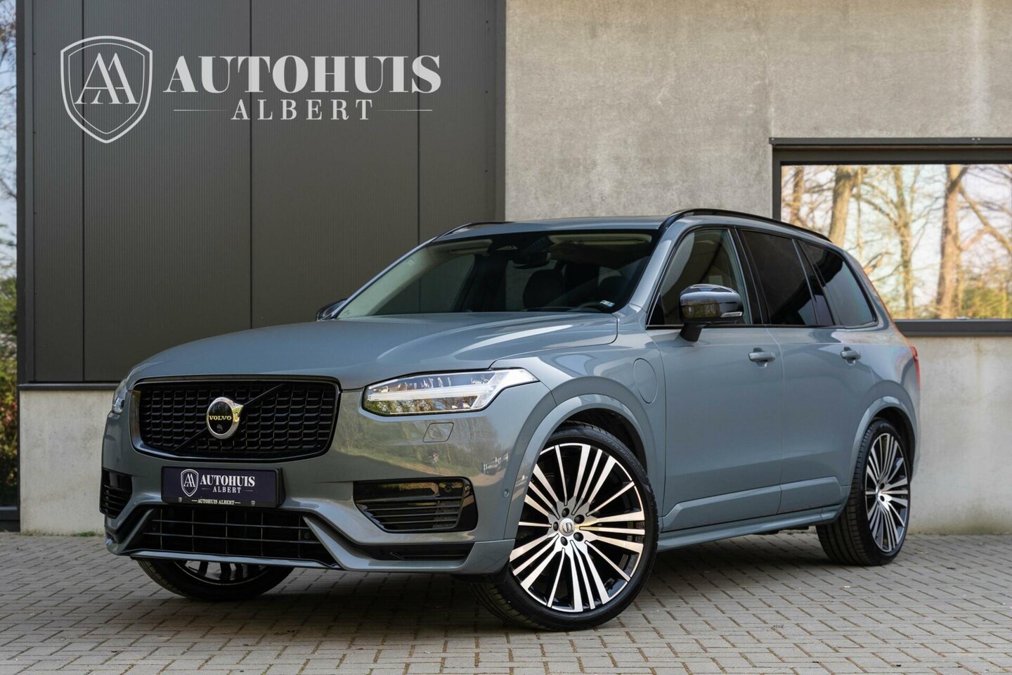 Volvo XC90 - 2.0 T8 Recharge AWD Ultimate Dark B&W Luchtvering - AutoWereld.nl