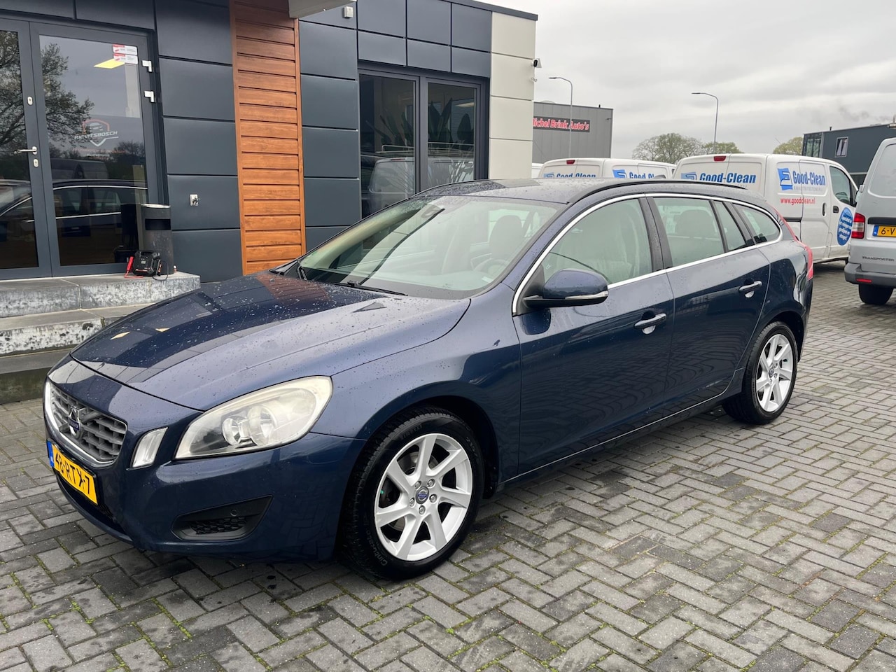 Volvo V60 - 1.6 T3 Momentum 150 Pk 2011 Navi - AutoWereld.nl