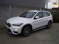 BMW X1 - SDrive20i High Executive 192PK Autom Leder Stoelverw Navi Camera Clima Head-Up Cruise 2x P