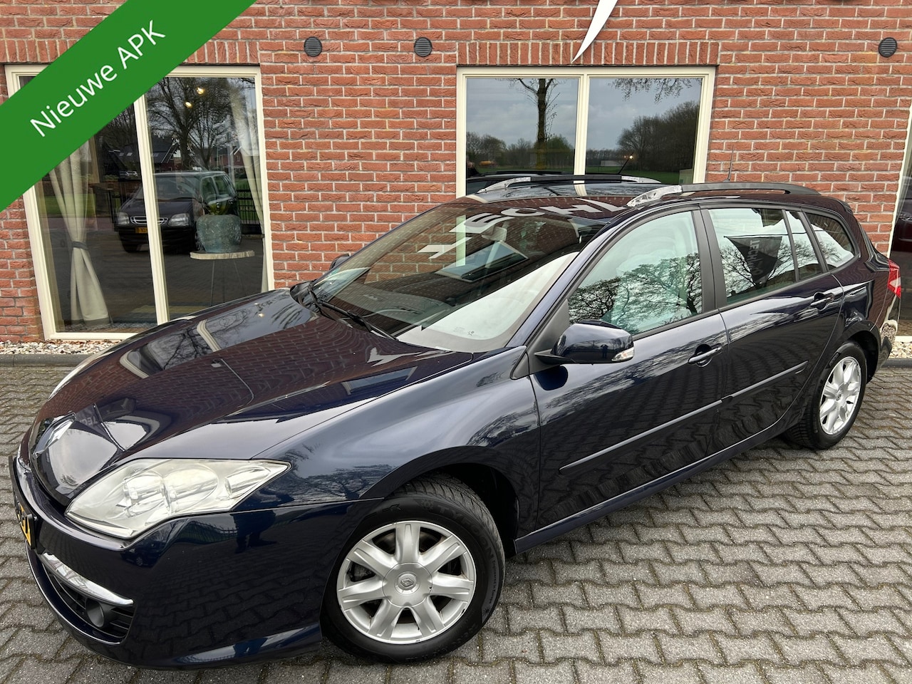 Renault Laguna Estate - 2.0 16V Sélection Business NIEUWE APK / TREKHAAK / CRUISE / CLIMA / NAVI / ELEK.PAKKET - AutoWereld.nl
