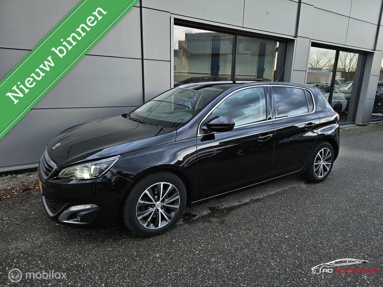 Peugeot 308 - 1.2 PureTech Style Automaat/LED/Navi/PDC - AutoWereld.nl