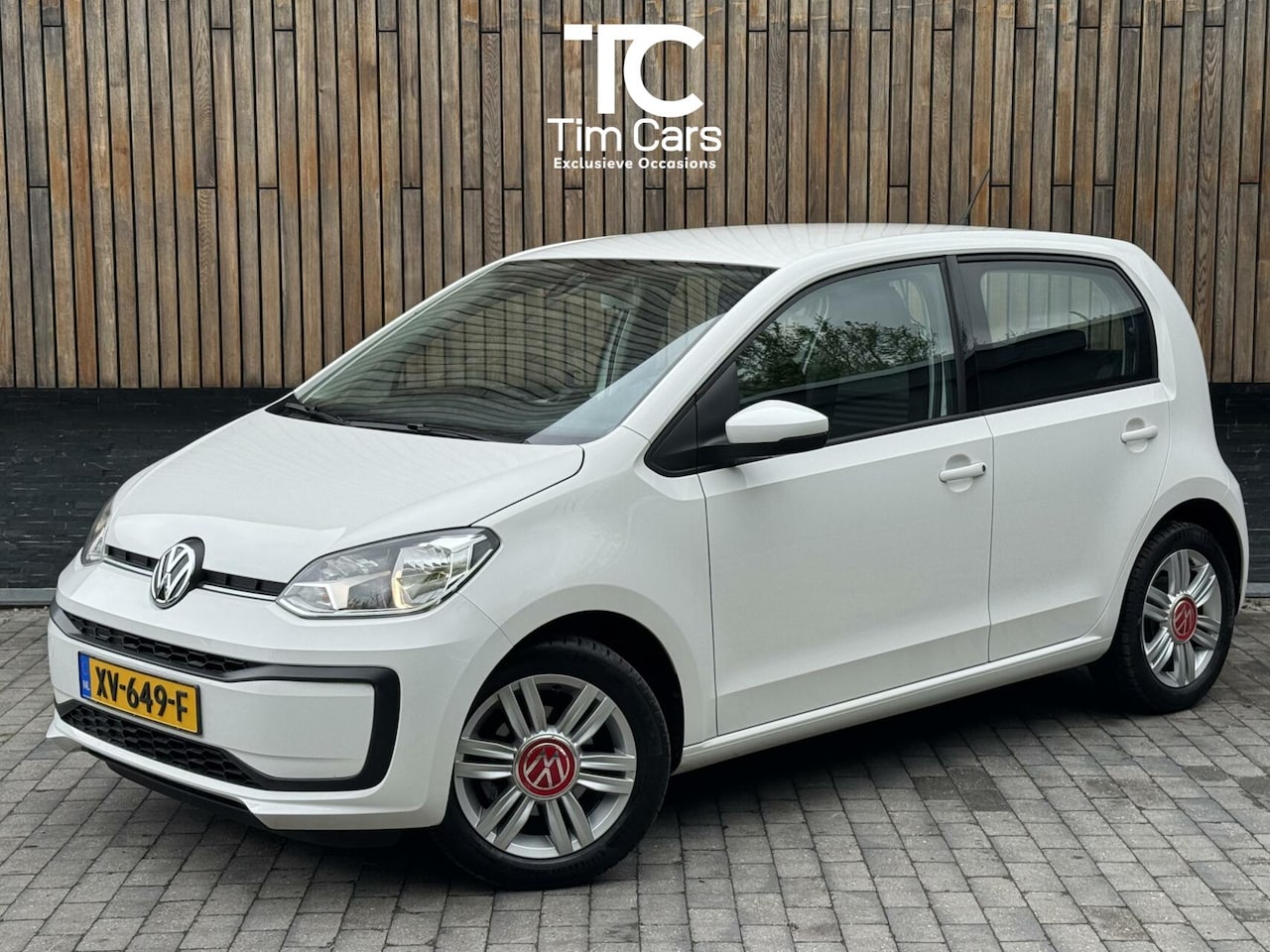 Volkswagen Up! - 1.0 BMT move up! Airco | Elektrische ramen | DAB radio | LED dagrijverlichting | 15 inch l - AutoWereld.nl