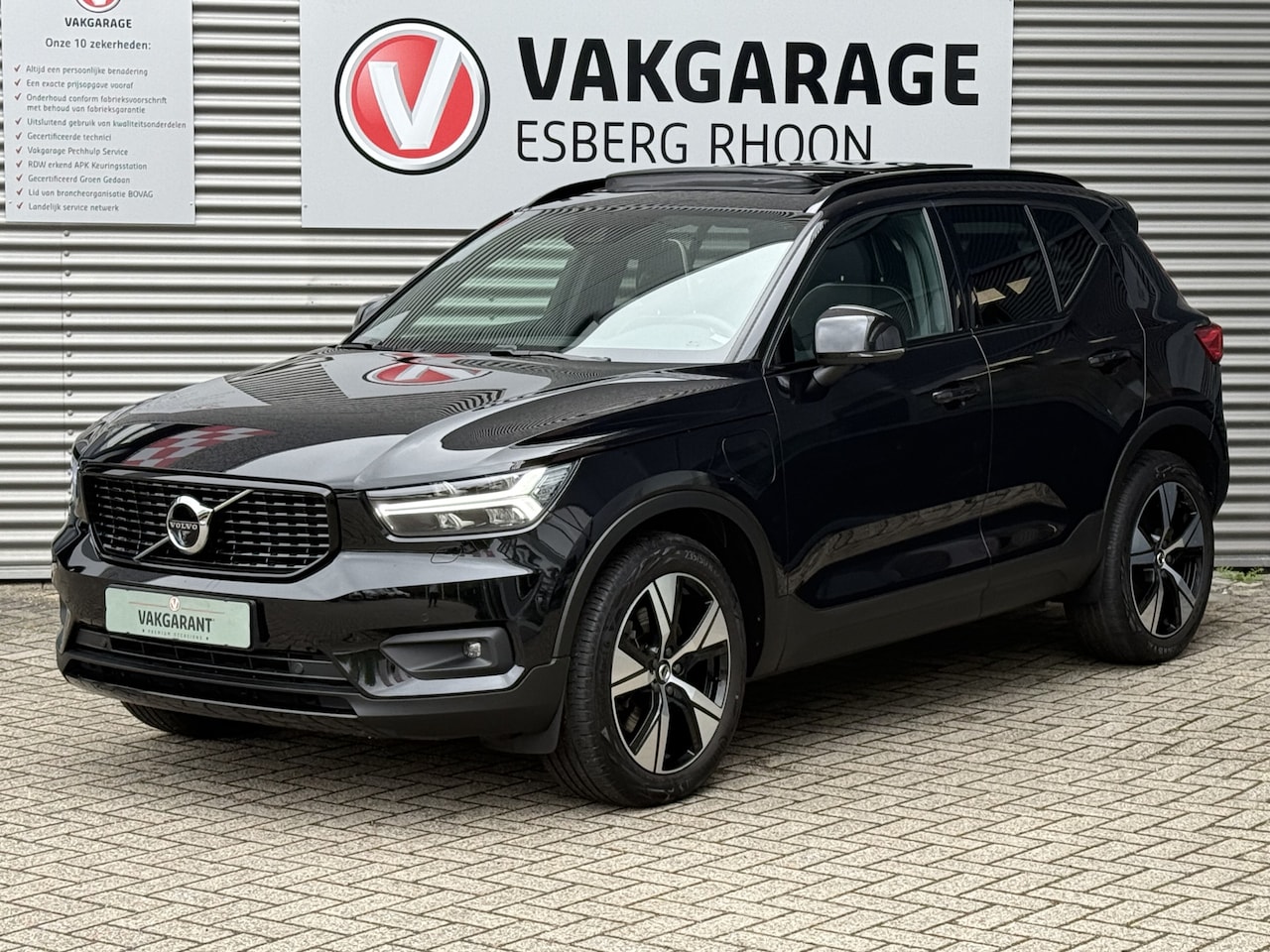 Volvo XC40 - 1.5 T4 Recharge R-Design PANO,NAV/360CAM,MEM.STOELEN - AutoWereld.nl