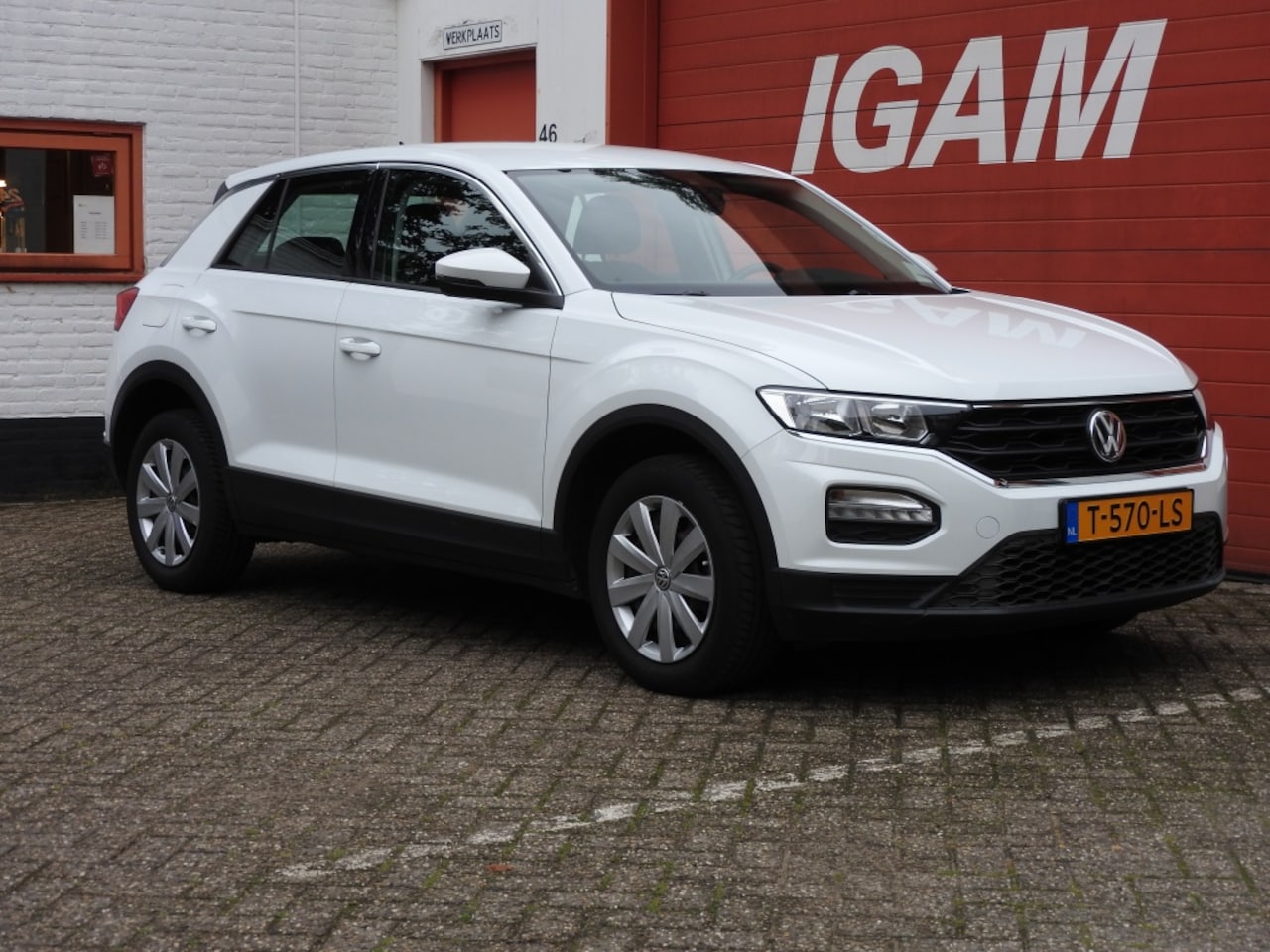 Volkswagen T-Roc - 1.0 TSI 1.0 TSI, airco, stoelverw., trekhaak - AutoWereld.nl
