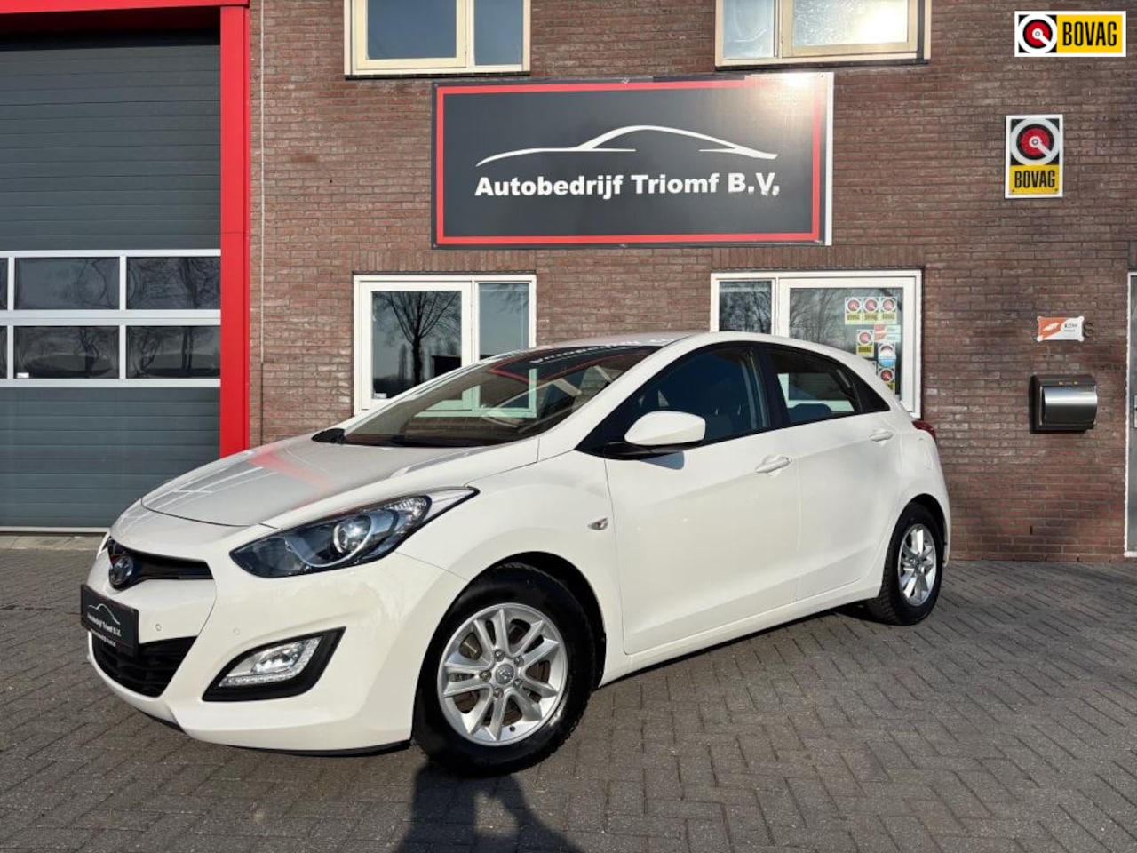 Hyundai i30 - 1.4 - AIRCO - PARKEERSENSOREN - LICHTMETALEN VELGEN..!! - AutoWereld.nl