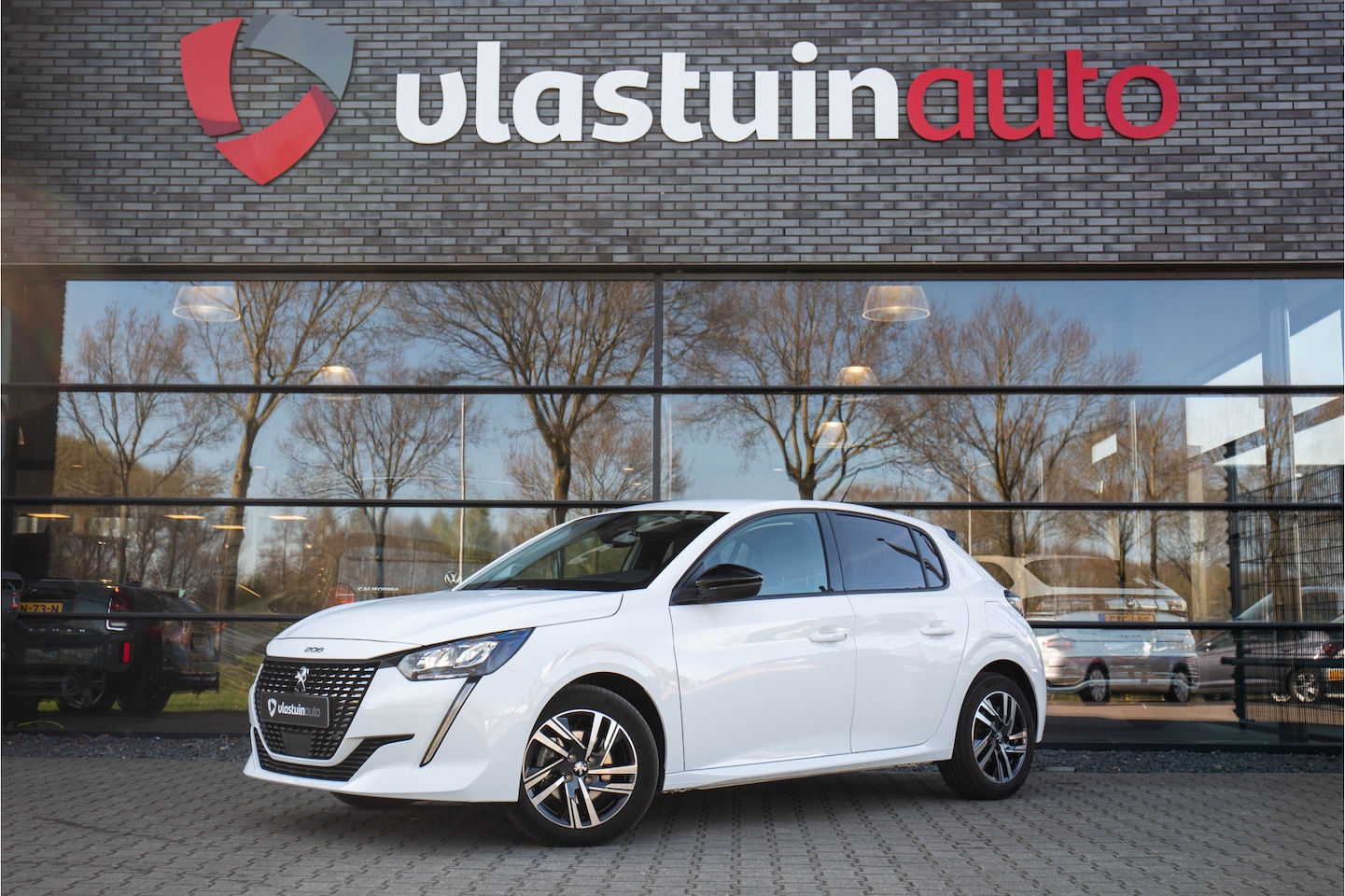 Peugeot 208 - 1.2 PureTech 100 Allure , Adap. cruise, Carplay, Keyless entry, - AutoWereld.nl