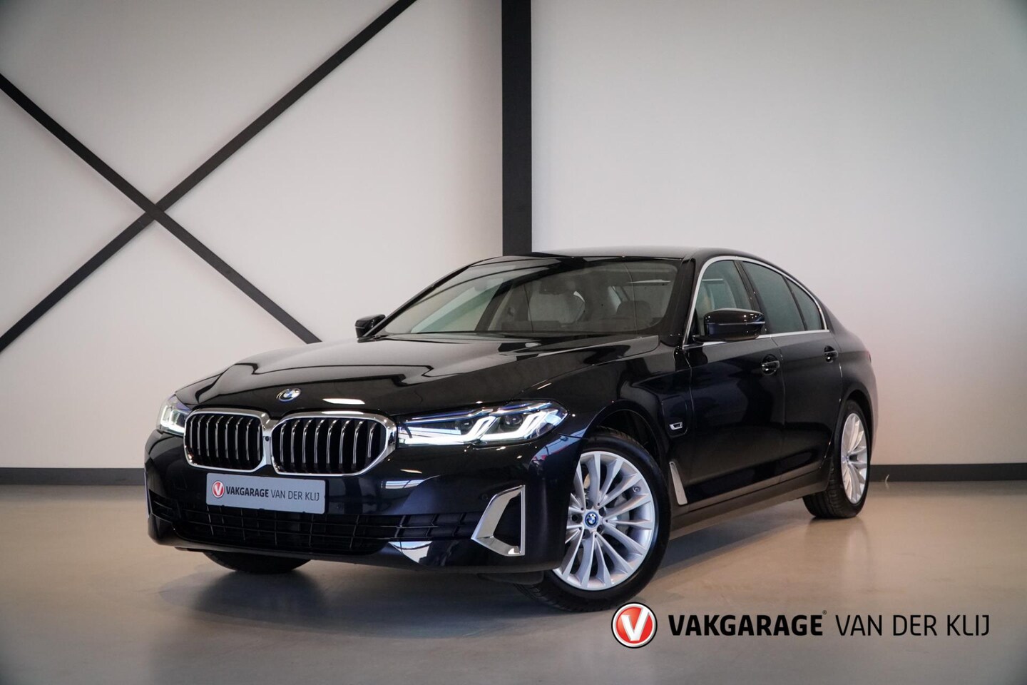 BMW 5-serie - Sedan 530e Luxury Line | Comfort Zetels | Stoelventilatie | Nappa Leder | Stoel/Stuurverw. - AutoWereld.nl