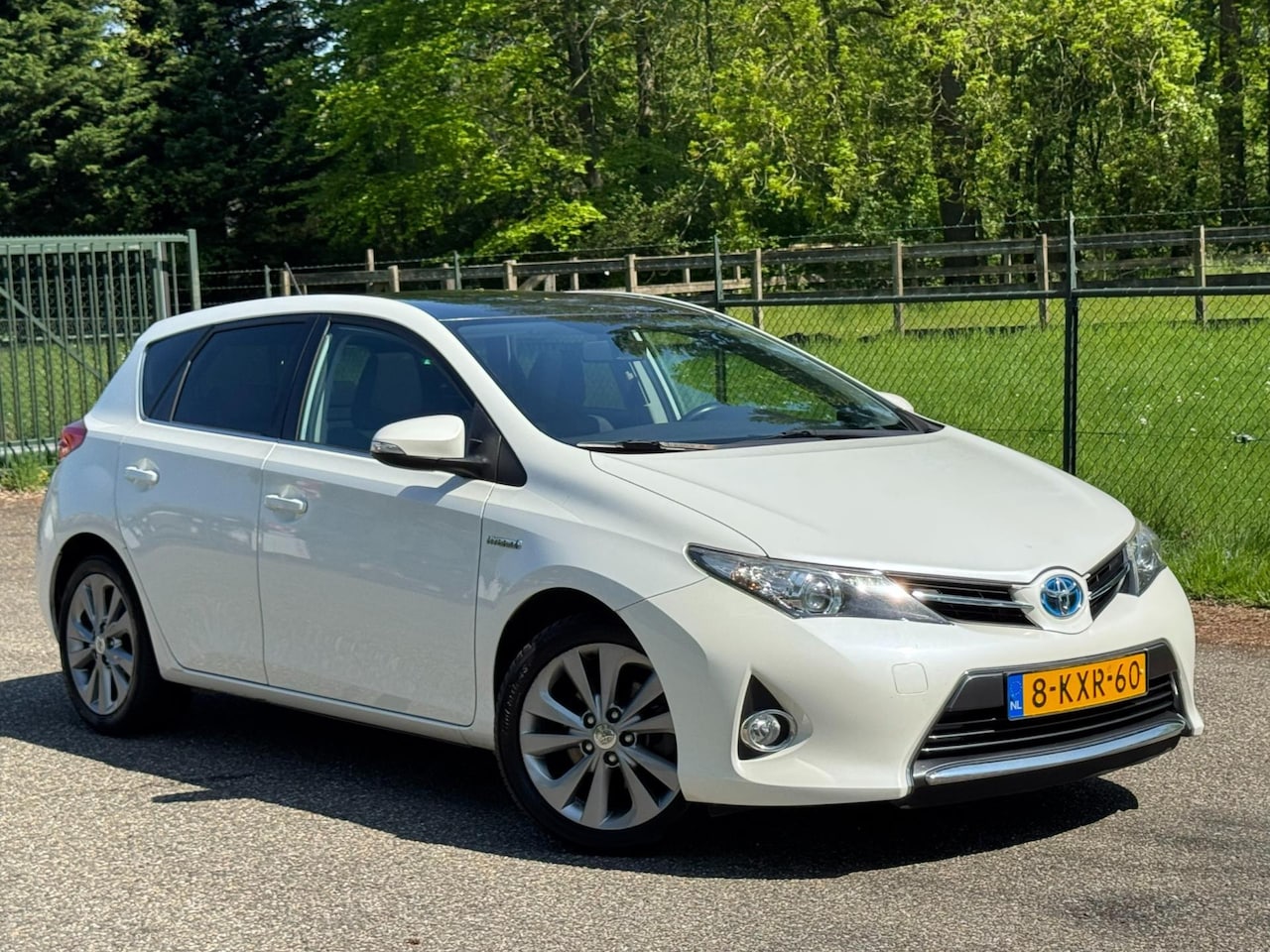 Toyota Auris - 1.8 Hybrid Lease /Pano/Navi/Trekhaak/ - AutoWereld.nl