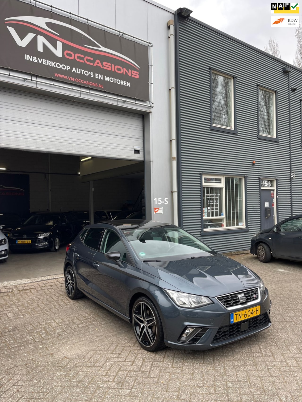 Seat Ibiza - 1.0 TSI DSG AUTOMAAT FR Business Intense PANO NAP - AutoWereld.nl