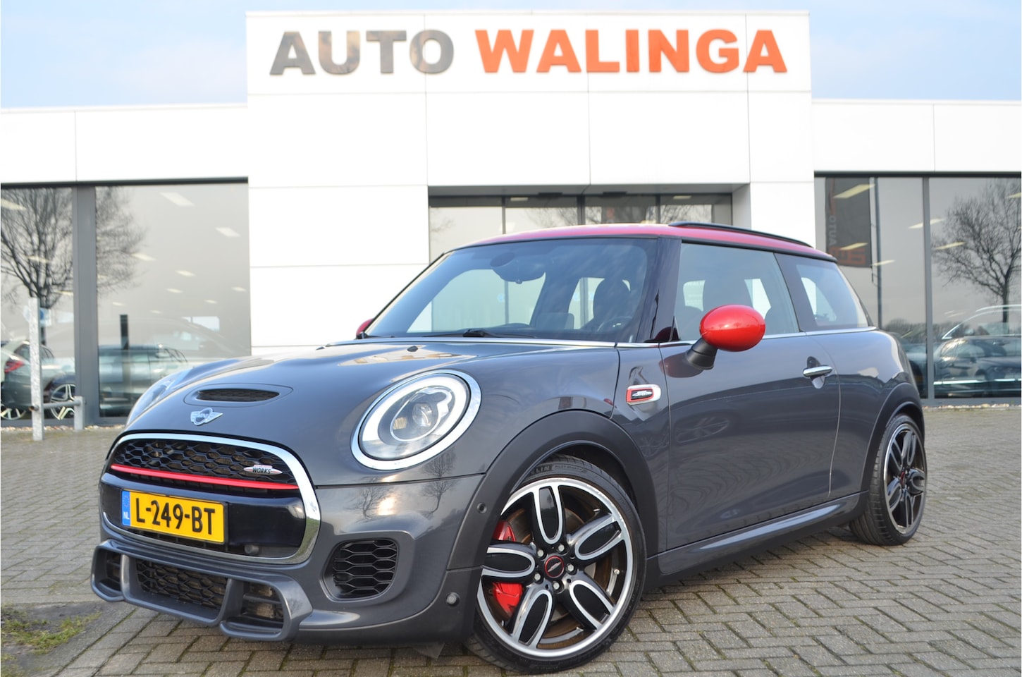 MINI John Cooper Works - Mini 2.0 Chili JCW kuipstoelen | Head-up | Navi | LED koplampen | Climate | Cruise | PDC - AutoWereld.nl