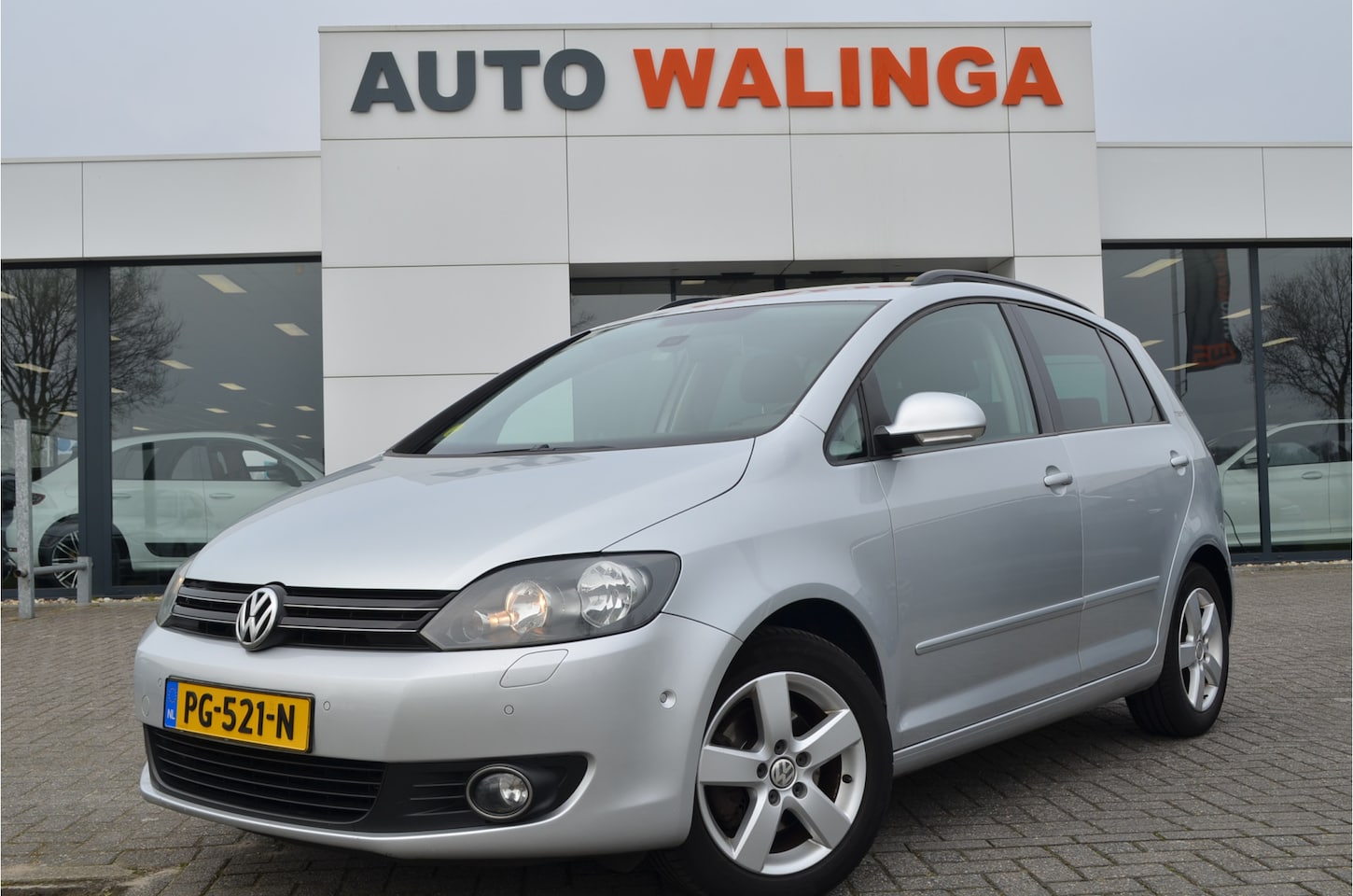 Volkswagen Golf Plus - 1.6 TDI Comfortline Trekhaak | Stoelverwarming | Climate | Cruise | PDC | LMV | Getint gla - AutoWereld.nl