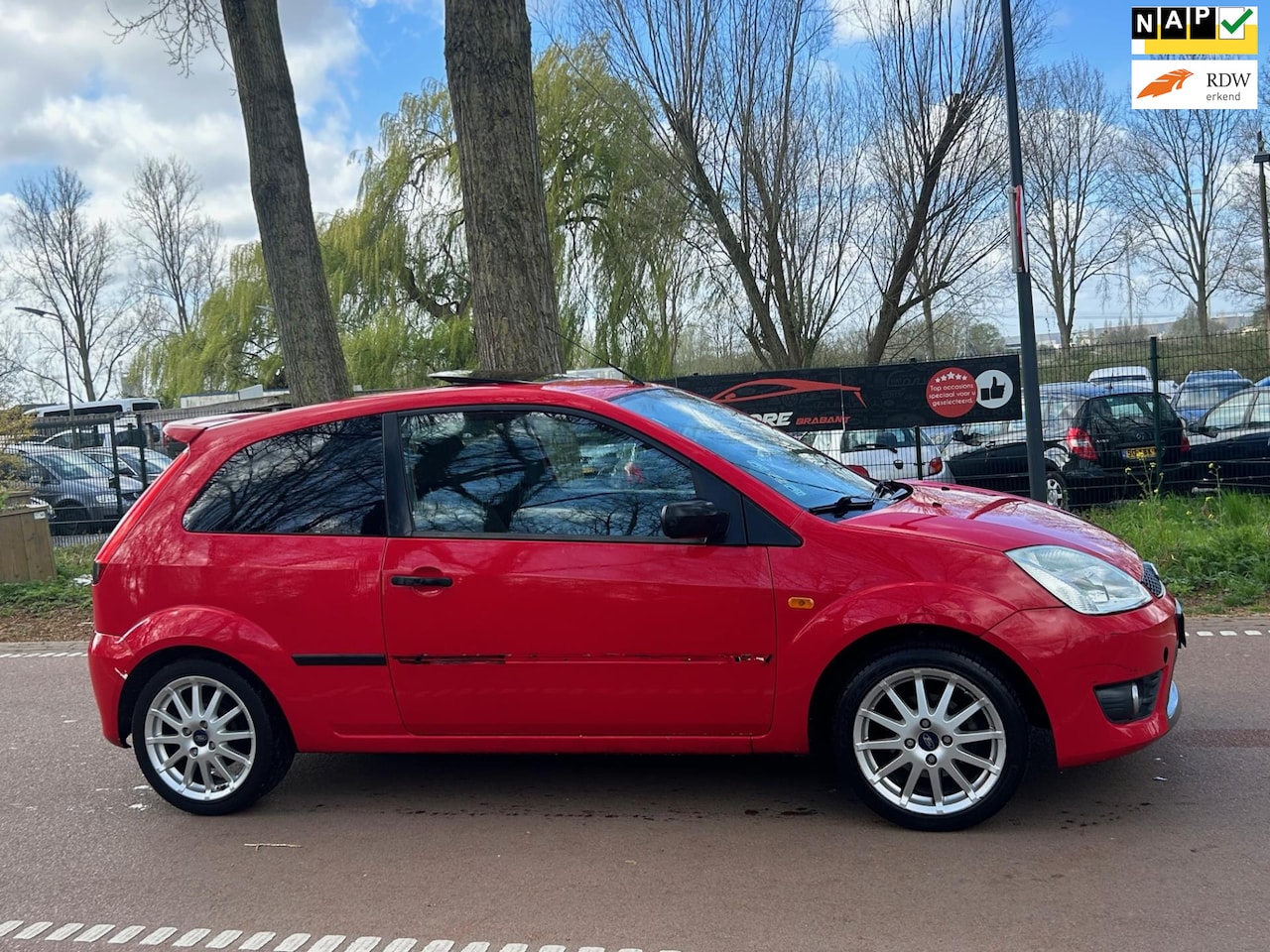 Ford Fiesta - 1.6-16V Sport SCHUIFDAK!APK!ST-LINE!KOOPJE! - AutoWereld.nl