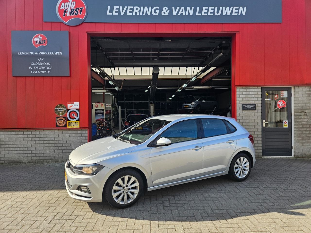 Volkswagen Polo - 1.0 TSI Highline Navigatie/ Camera/ Cruise control/ Rijklaarprijs! - AutoWereld.nl