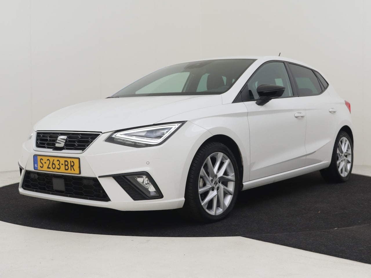 Seat Ibiza - 1.5 TSI Sport 150pk DSG/AUTO | Cruise control | Navigatie via app | Parkeersensoren v+a | - AutoWereld.nl