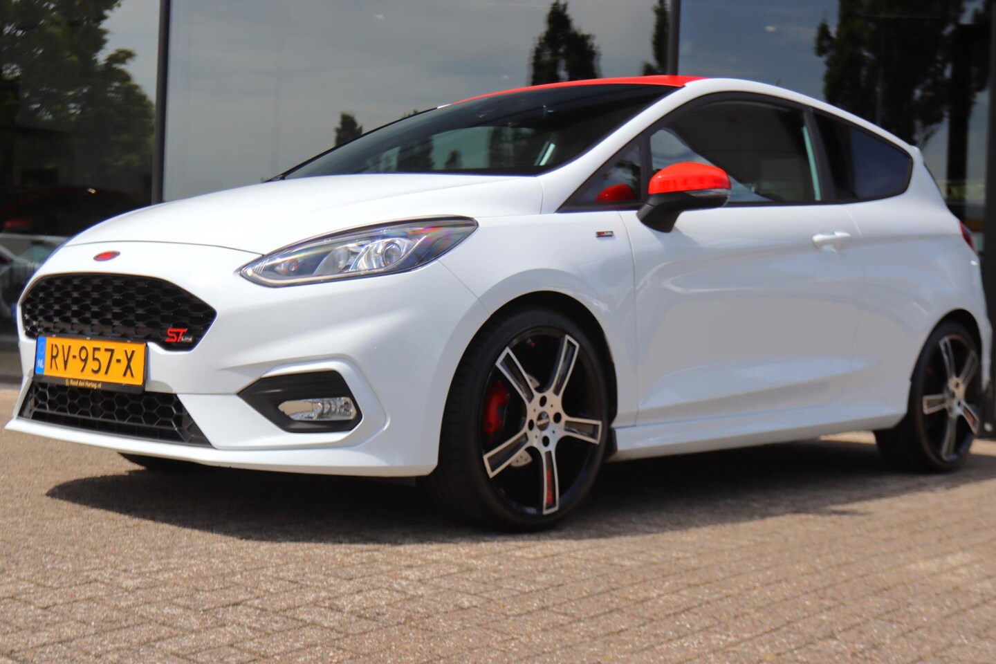Ford Fiesta - 1.0 ECOBOOST ST-LINE SPORT Ford Fiesta 1.0 ECOBOOST ST-LINE SPORT | KEY-LESS | APPLE CARPL - AutoWereld.nl