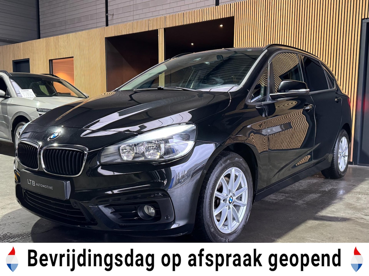 BMW 2-serie Active Tourer - 218i Corporate Lease Executive Automaat|PDC|Clima|Cruise| NW APK - AutoWereld.nl