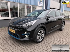 Kia e-Niro - DynamicLine 64 kWh 1Eign Trekhaak Navi Clima