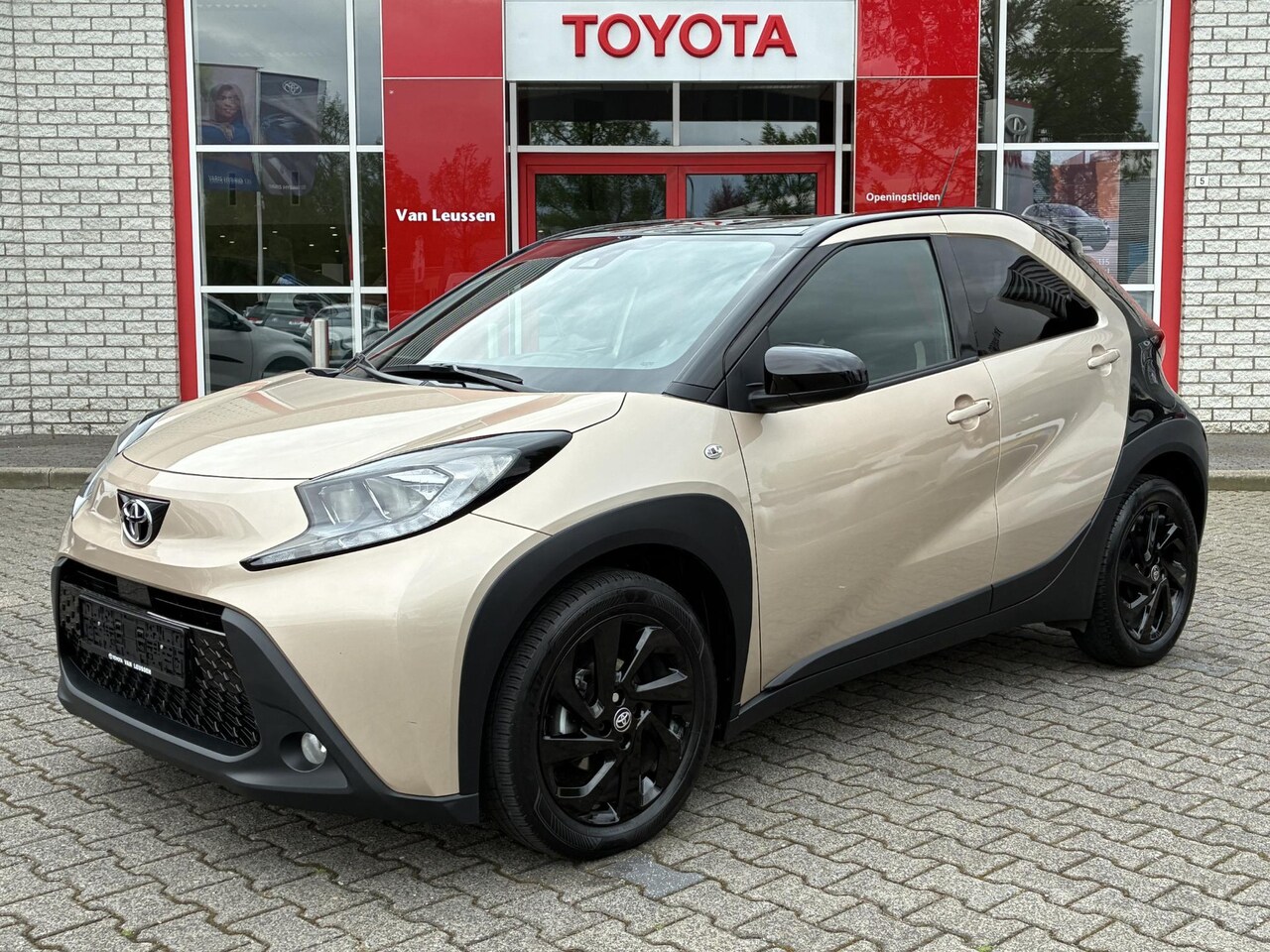 Toyota Aygo X - ENVY AUTOMAAT APPLE/ANDROID CAMERA CLIMA AD-CRUISE LED BLUETOOTH - AutoWereld.nl