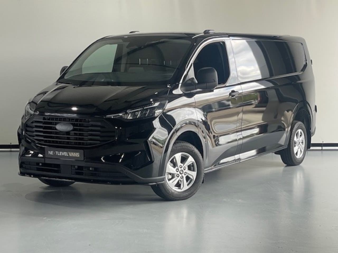 Ford Transit Custom - 320 2.0 TDCI L2H1 136PK Camera / Apple Carplay - AutoWereld.nl
