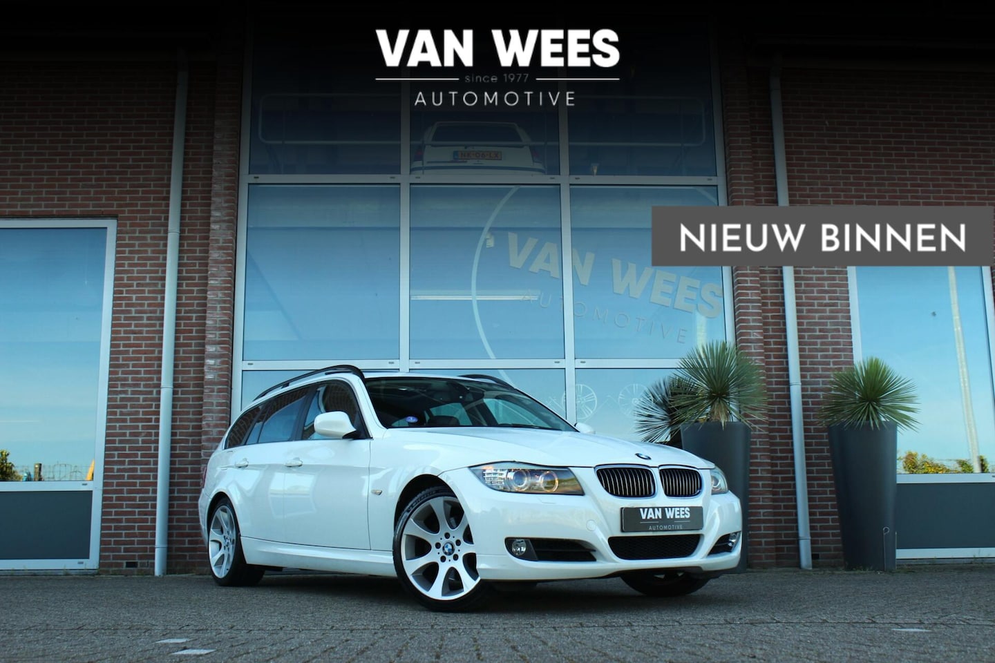 BMW 3-serie Touring - 325i E91 High Executive | Automaat | Youngtimer | Leer | Navi | 18 inch | Xenon | Dakraam - AutoWereld.nl