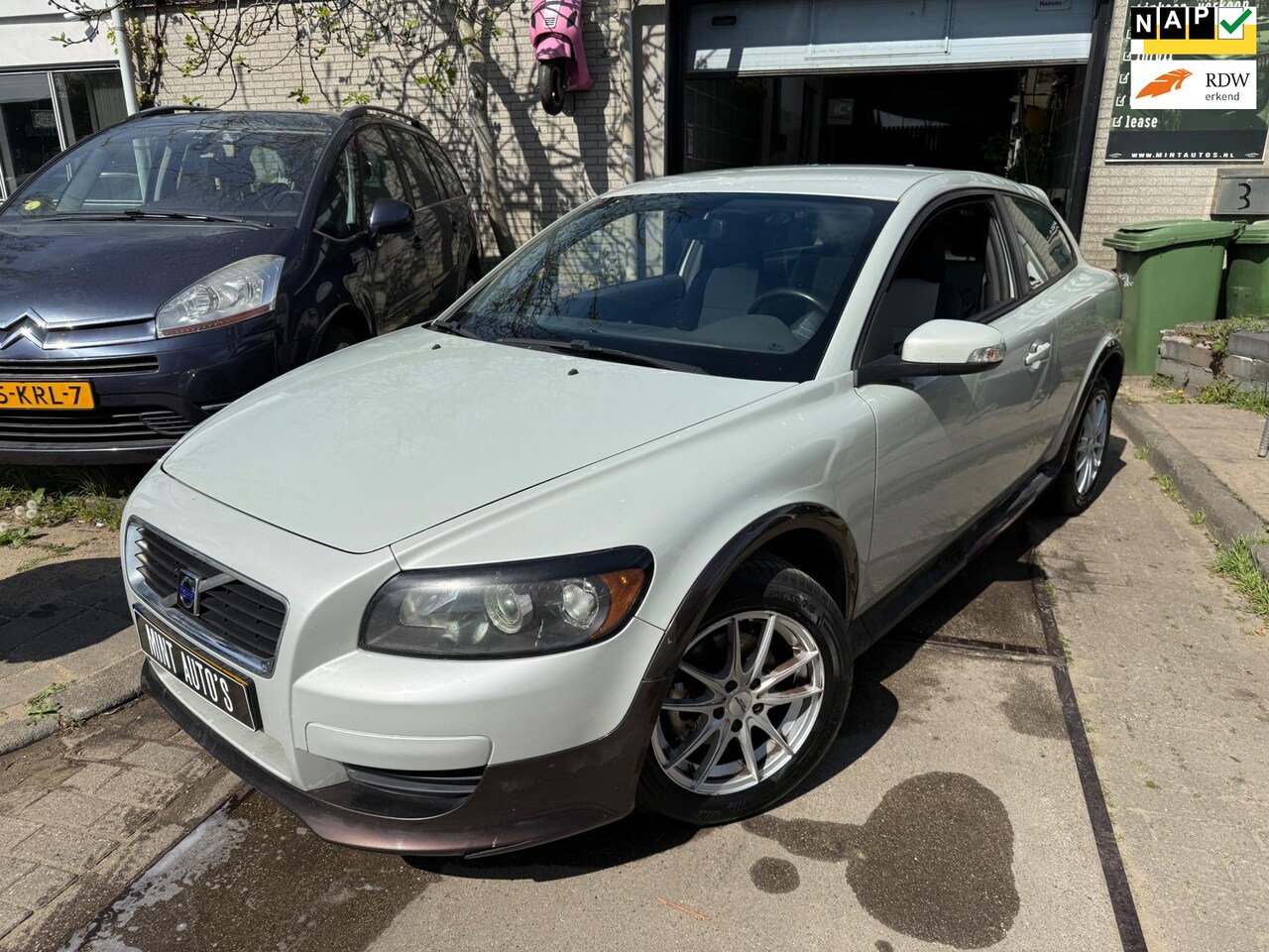 Volvo C30 - 2.0 Kinetic Apk|Airco|Boekjes|2.Sleutels|Park.sens - AutoWereld.nl
