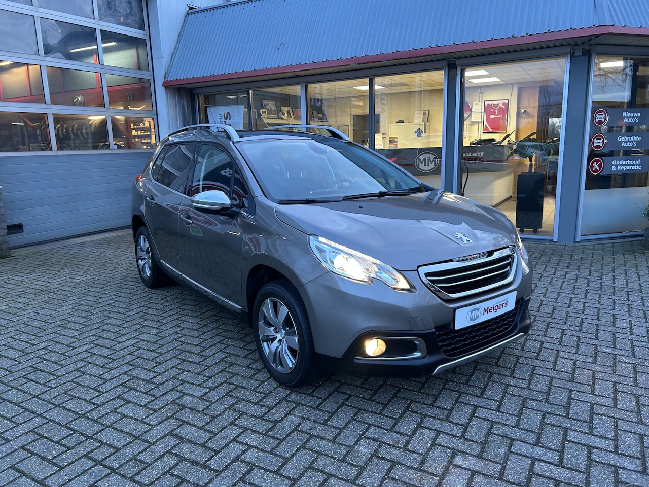 Peugeot 2008 - 1.2 VTi Allure 1.2 VTi Allure - AutoWereld.nl