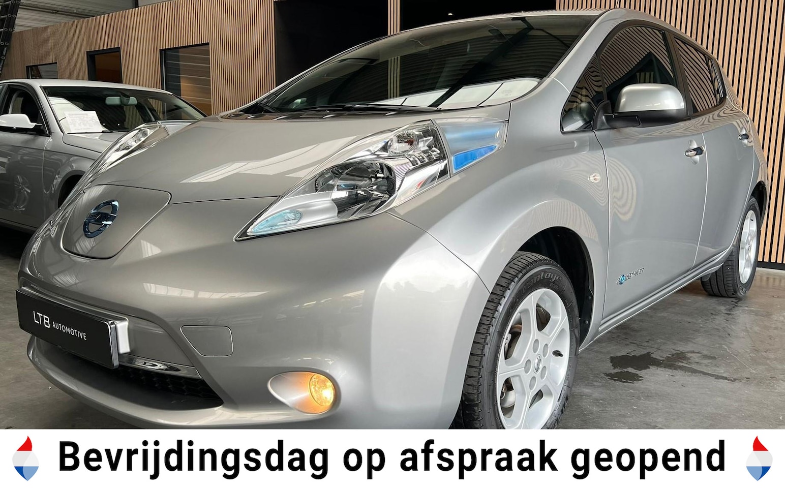 Nissan LEAF - Acenta 30 kWh | Camera | Keyless | Cruise | Airco | Navi - AutoWereld.nl