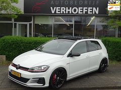 Volkswagen Golf - 2.0 TSI GTI Performance - PANORAMADAK - 400PK - STOEL VERW - PARK CAMERA