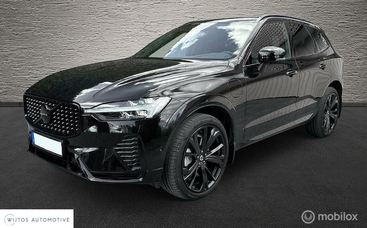 Volvo XC60 - 2.0 T6 Plug-in hybrid AWD Plus Black Edition 2.0 T6 Plug-in hybrid AWD Plus Black Edition, HK - AutoWereld.nl