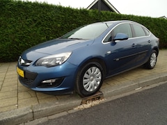 Opel Astra - 1.4 TURBO EDITION-66634 Km-Navi-Cruise-Clima-Pdc
