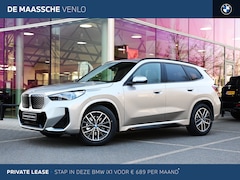 BMW iX1 - eDrive20 M Sport / Trekhaak / Sportstoelen / Adaptieve LED / M Adaptief onderstel / Comfor