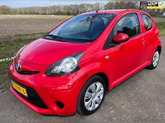 Toyota Aygo - 1.0 VVT-i Comfort Airco/ N.A.P./Elektr ramen/Centraal