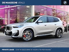 BMW iX1 - eDrive20 M Sport / Trekhaak / Sportstoelen / Adaptieve LED / M Adaptief onderstel / Comfor