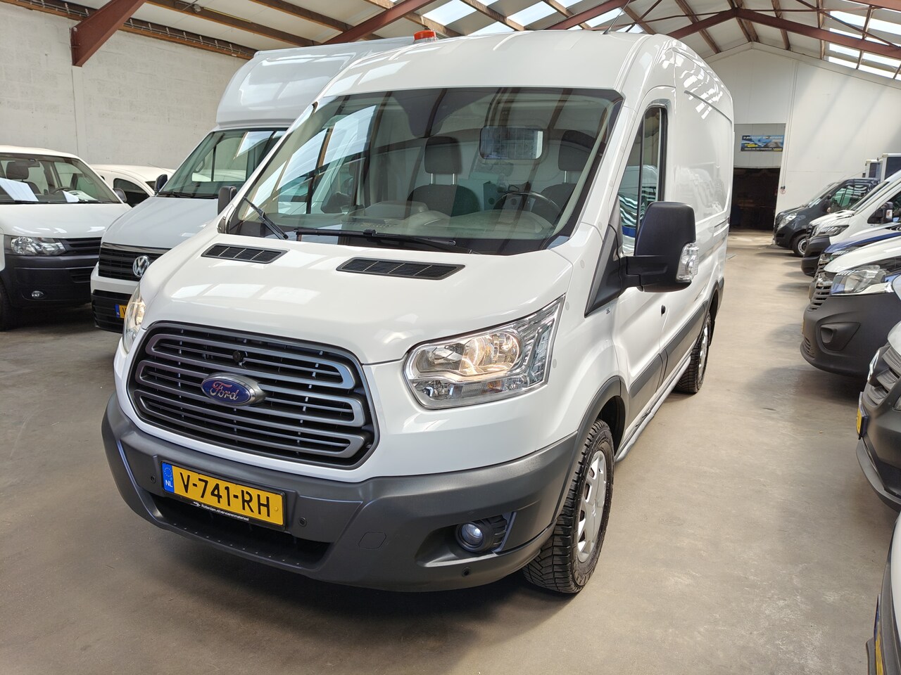 Ford Transit - 350 2.0 TDCI L2H2 Trend E6 - AutoWereld.nl