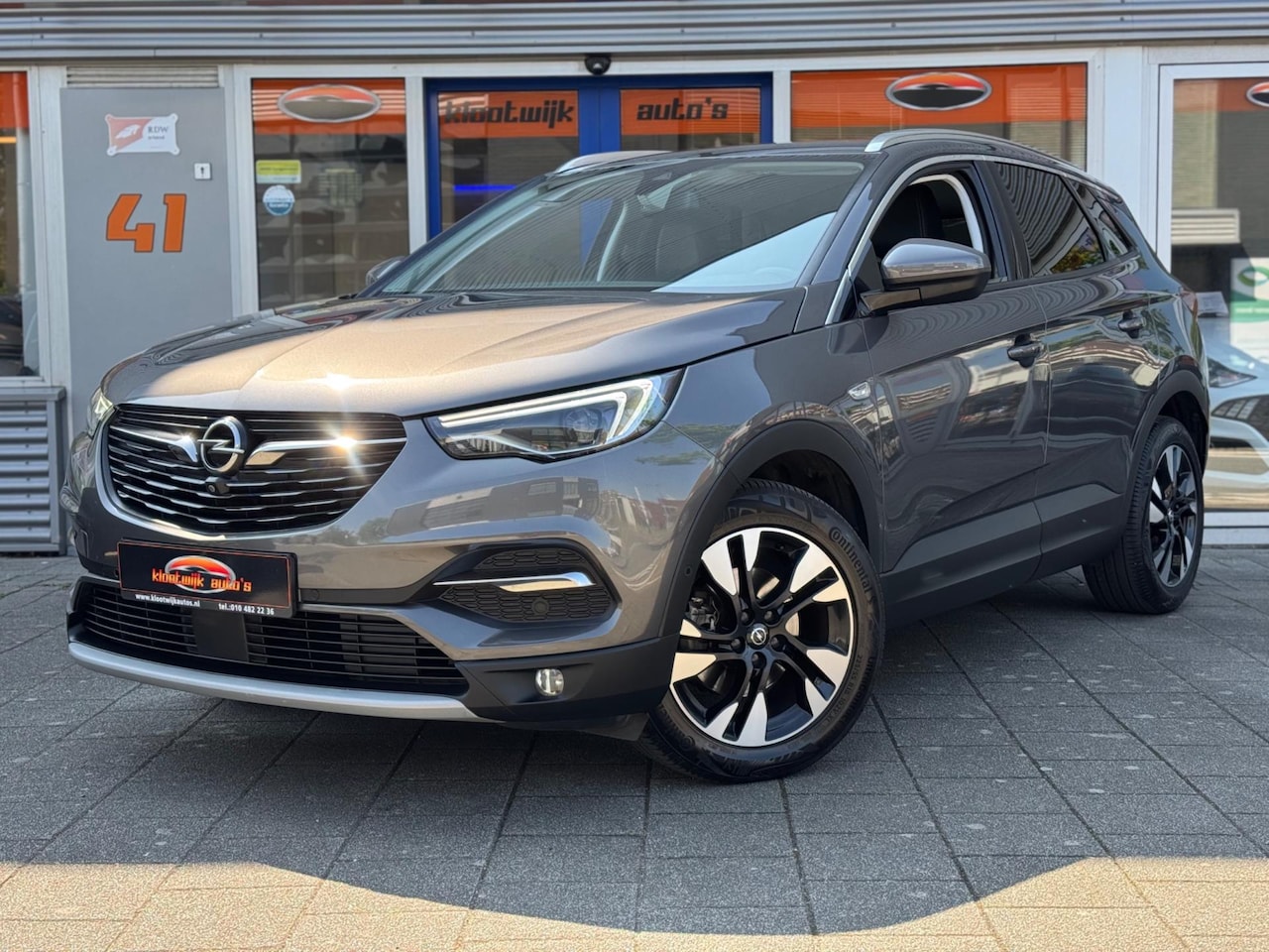 Opel Grandland X - 1.2 Turbo Ultimate Automaat Navigatie Leder/Stof 360 Camera Dealer Onderhouden - AutoWereld.nl