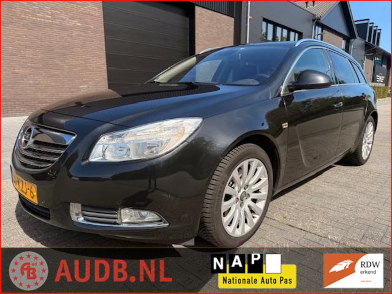 Opel Insignia Sports Tourer - 1.6 T Cosmo | 18 Inch| Half Leer | Nette auto| - AutoWereld.nl