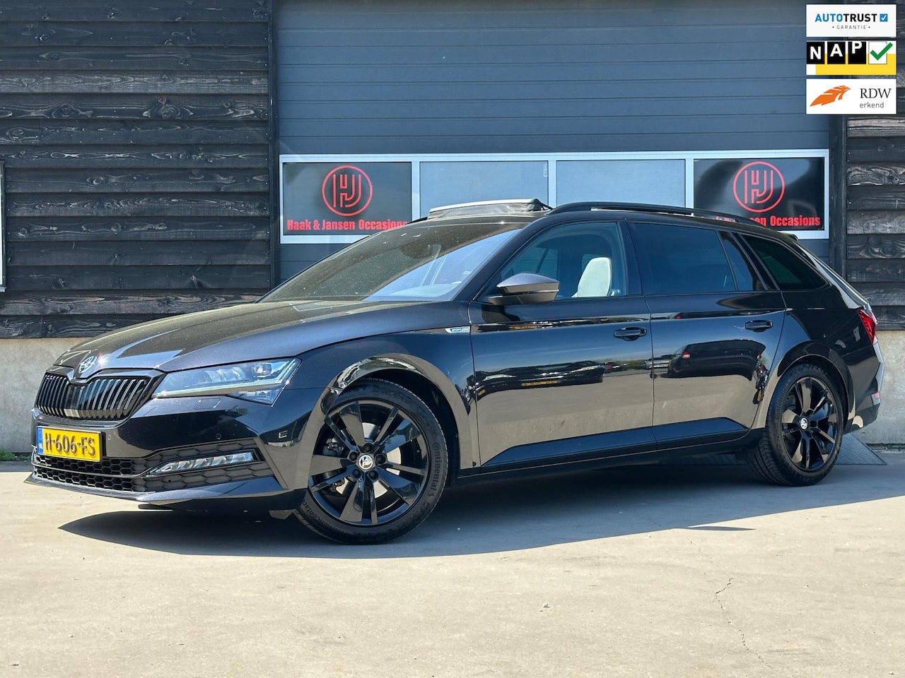 Skoda Superb Combi - 1.5 TSI ACT Sportline Business Panorama - AutoWereld.nl