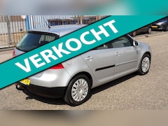 Volkswagen Golf - 1.6 FSI2007 NAPAutomaat Airco Apk 14/09/2025
