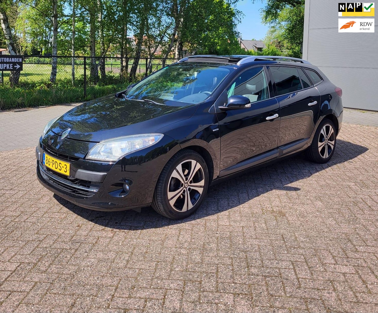 Renault Mégane Estate - 1.4 TCe BOSE 1.4 TCe Bose, Pano, Clima, 17"LM, NAP! - AutoWereld.nl