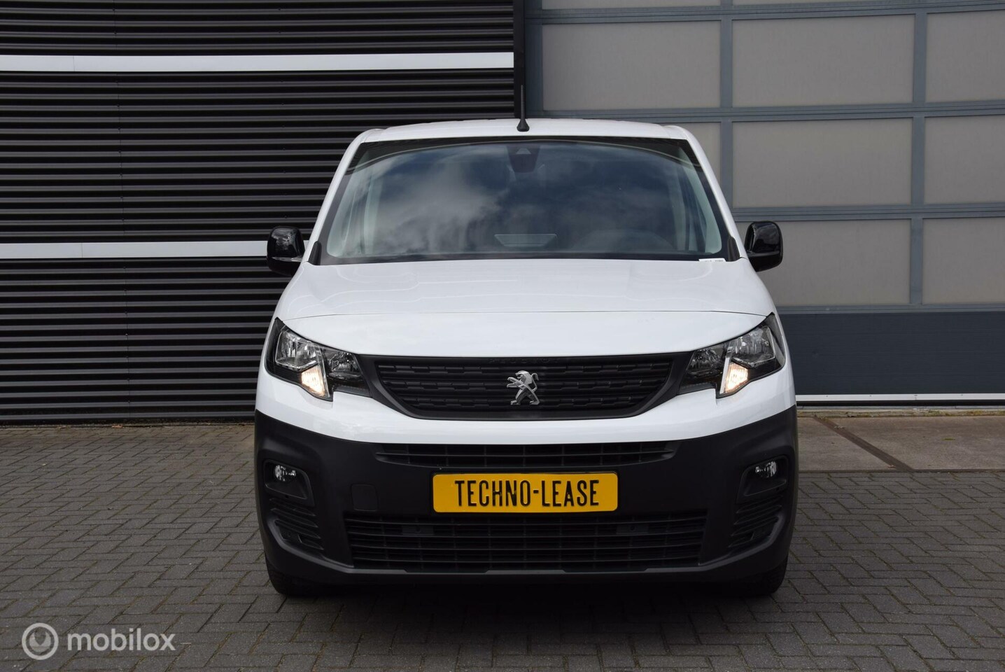 Peugeot Partner - bestel 1.5 BlueHDI Premium Apple Carplay Cruise control Camera