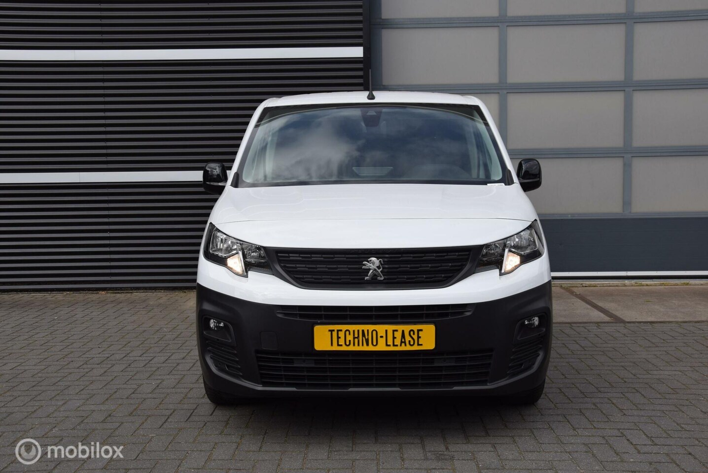 Peugeot Partner - bestel 1.5 BlueHDI Premium Apple Carplay Cruise control Camera