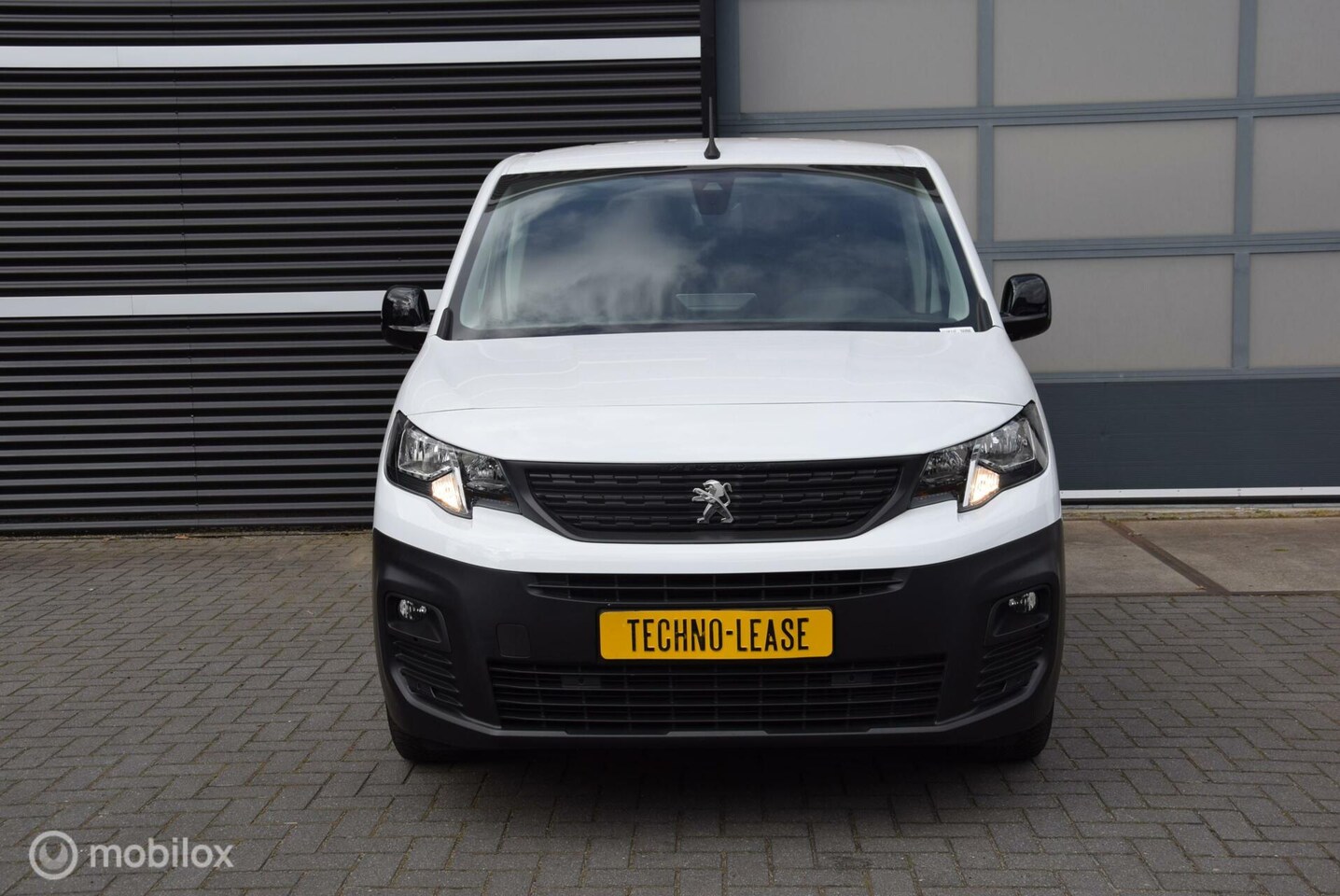 Peugeot Partner - bestel 1.5 BlueHDI Premium Apple Carplay Cruise control Camera
