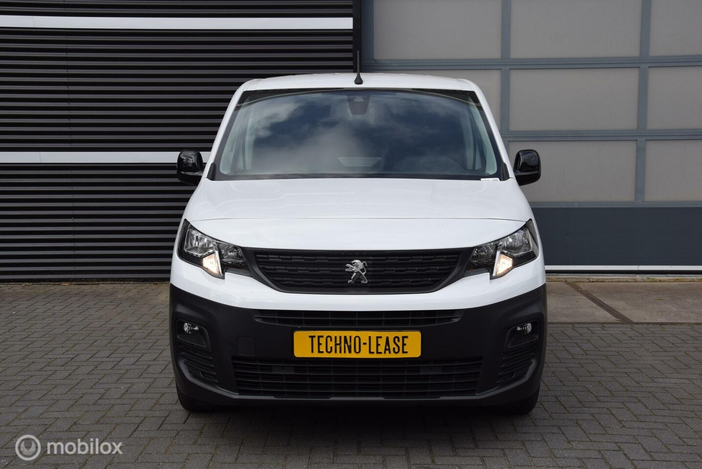 Peugeot Partner - bestel 1.5 BlueHDI Premium Apple Carplay Cruise control Camera