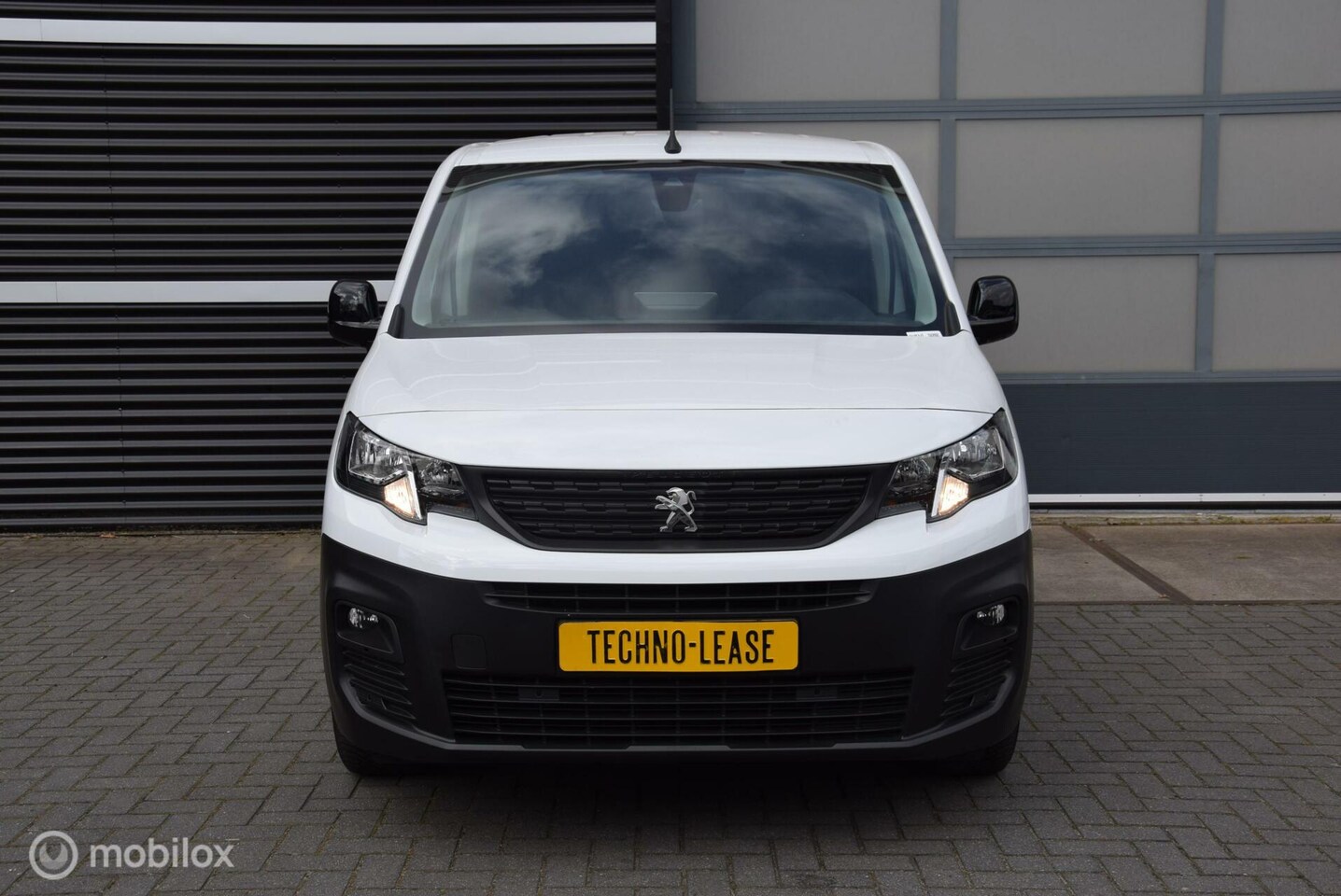 Peugeot Partner - bestel 1.5 BlueHDI Premium Apple Carplay Cruise control Camera