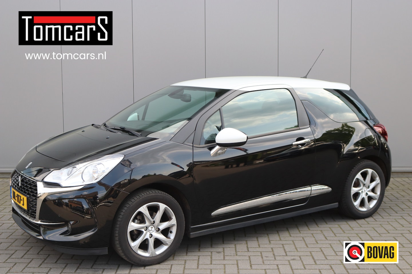 DS 3 - 1.2 PureT. 110PK So Chic Facelift/Navigatie/Parkeerhulp/Climate-control/Cruise-control - AutoWereld.nl